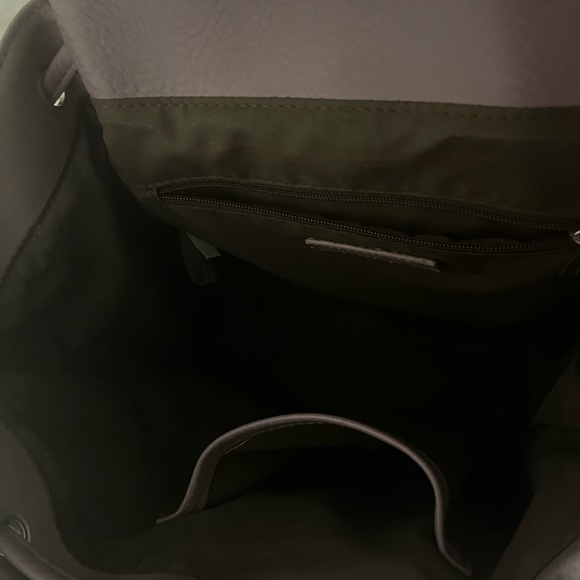 Gorgeous dusk purple backpack from Matt& Nat. Excellent condition. - Picture 6 of 7
